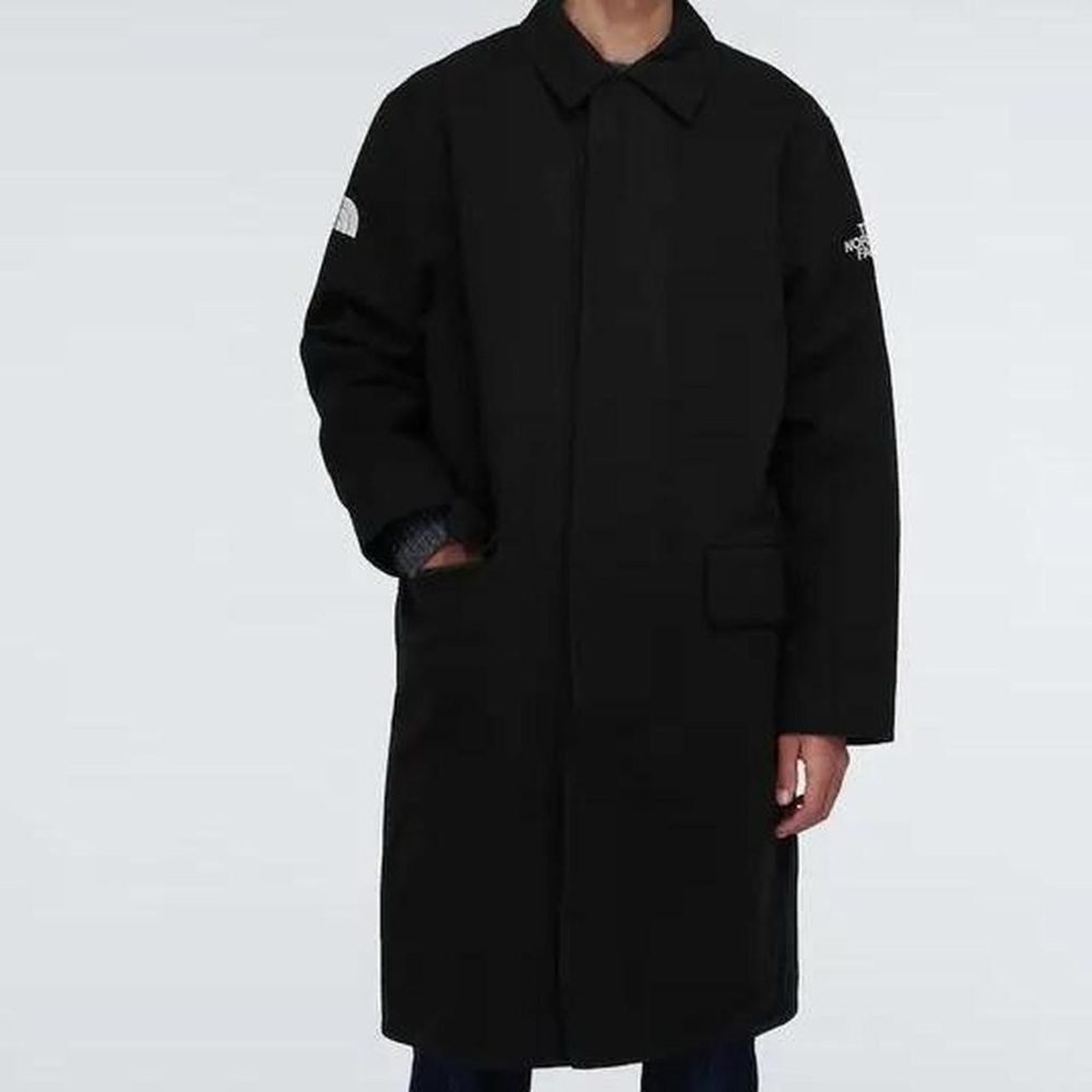 SOLD ON DEPOP North Face Men’s Peacoat